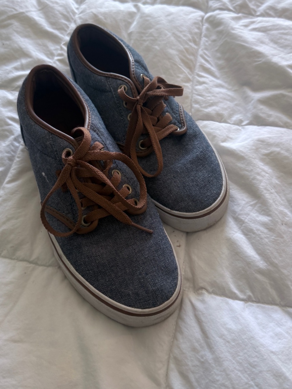 Vans Blue Chambray & Brown Leather Lace-Up Skate Shoes | Men's 7.0 / Women's 8.5
